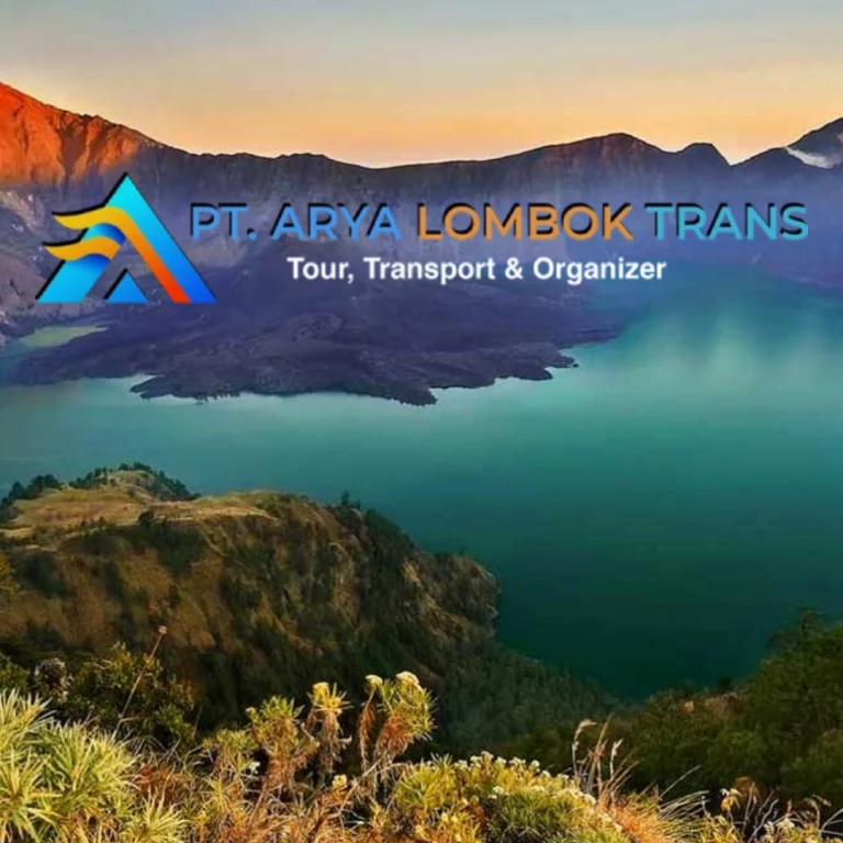 Trip Trekking Rinjani - paket wisata Lombok Arya Lombok Trans